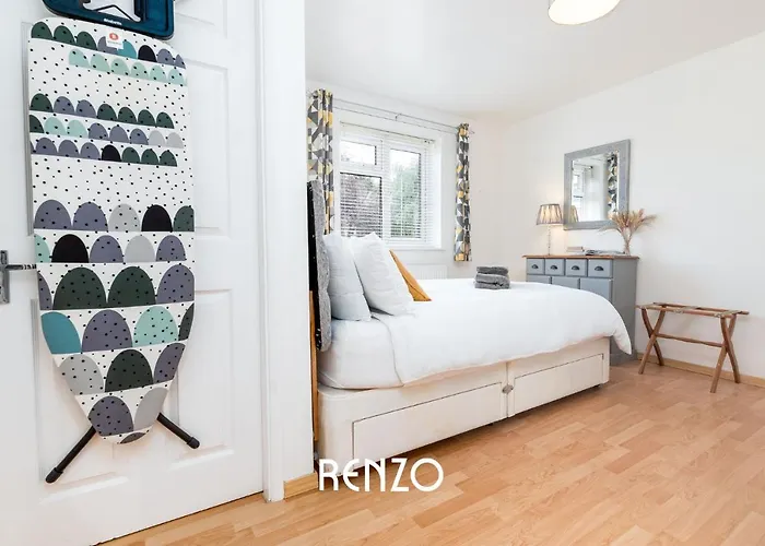 Bright And Warm 1-Bed Annexe In West Bridgford, Nottingham By Renzo, Free Driveway Parking!
