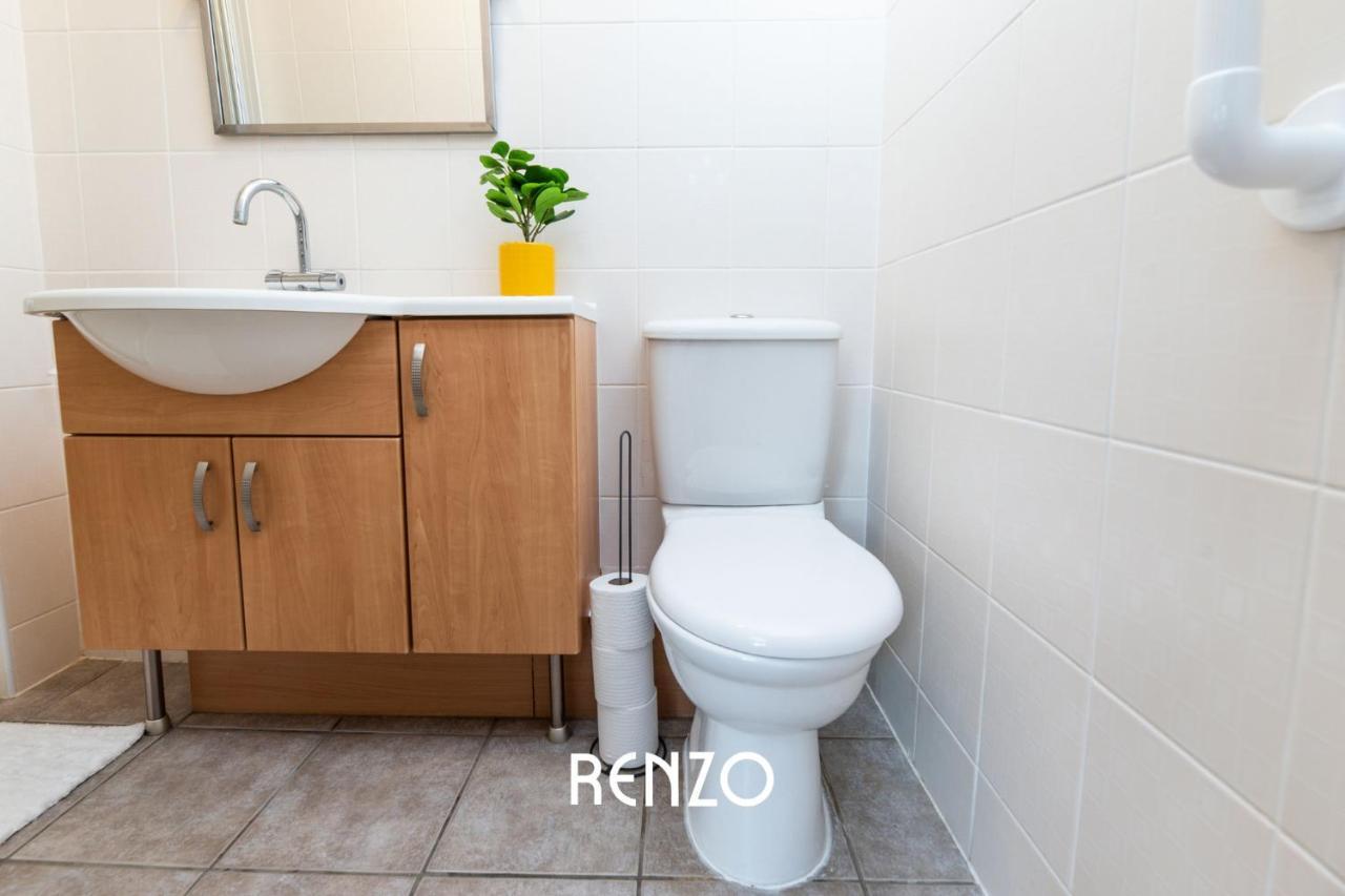 Bright And Warm 1-bed Annexe In West Bridgford, By Renzo, Free Driveway Parking! Apartment *