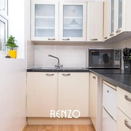 Апартаменты Bright And Warm 1-Bed Annexe In West Bridgford, Nottingham By Renzo, Free Driveway Parking! Экстерьер фото