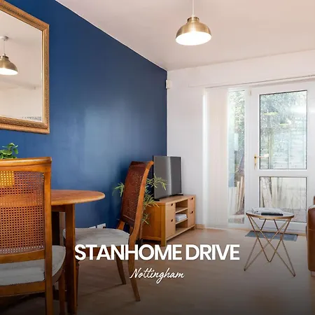 Апартаменты Bright And Warm 1-Bed Annexe In West Bridgford, Nottingham By Renzo, Free Driveway Parking! Экстерьер фото